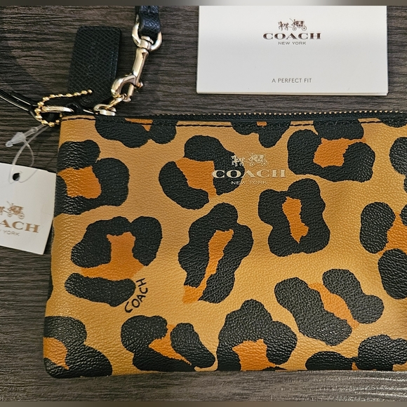 New w/ Tags! COACH WRISTLET/WALLET CHEETAH Print & black Trim - Picture 3 of 8